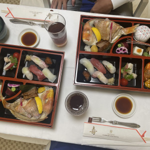新郎新婦用の控室で食べる料理が豪華すぎました。|680989さんの沖縄ハーバービューホテルの写真(1948420)