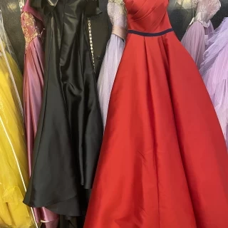 ブラックウェディングドレスと、
白雪姫