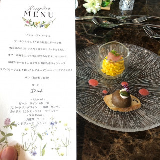 メニューと前菜です