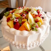 ケーキ入刀をしたケーキです。