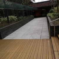 ゲスト控室から挙式会場までの通路