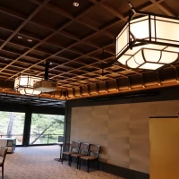 お席には赤飯が置かれていました