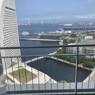 披露宴会場から海を臨めます。