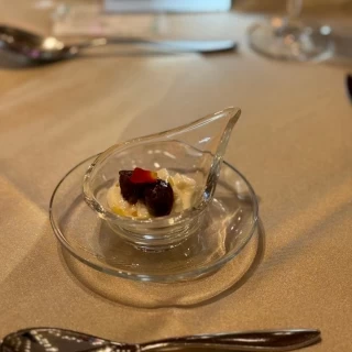 ブラータチーズとフルーツコンポート