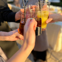 披露宴前にガーデンでウェルカムパーティー！外で乾杯挨拶と乾杯