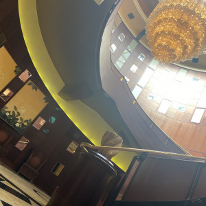 螺旋階段とシャンデリアが豪華で圧巻です。|681522さんの水戸プラザホテルの写真(1952744)
