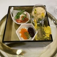 ほぼ8割の方がこの重箱を頼むのだとか