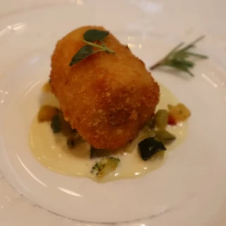 真鯛の詰め物アーモンド風味の衣揚げ