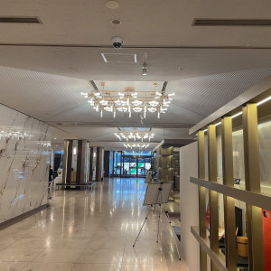 ホテル入り口入ってすぐの廊下|681894さんのANAクラウンプラザホテル秋田（旧秋田ビューホテル）の写真(1956027)