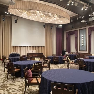 広い披露宴会場