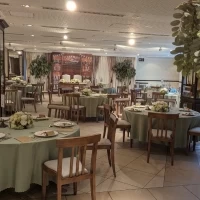 ガーデン風な披露宴会場です