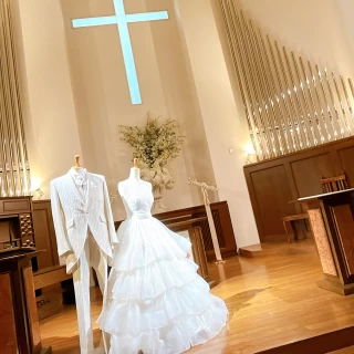 木のチャペルともう一つのチャペル会場です。