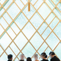 三角屋根が特徴的なチャペル。