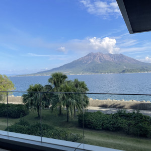 ロビーの外からの景色もいい|682621さんのTHE BAYSUITE SAKURAJIMA TERRACE（ザベイスイートサクラジマテラス）の写真(1962412)