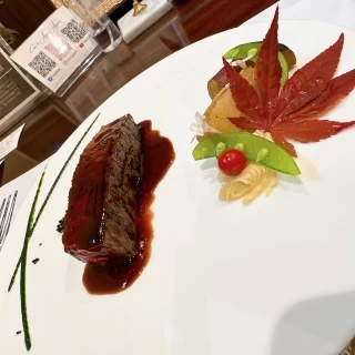 メインの肉料理