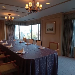 10名前後の会場です。お庭の緑が鮮やかでした。