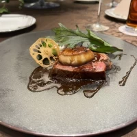 お皿が温められていて、温かいまま料理が食べられる。