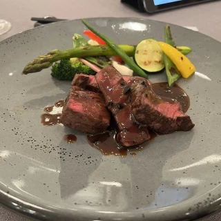 メインのお肉料理