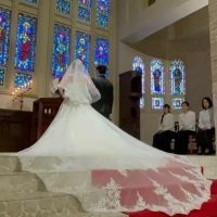 大聖堂です。トレーンが長く写真映えする素敵なチャペルです
