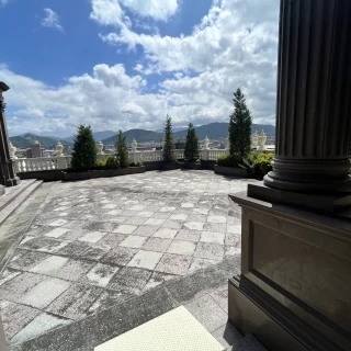 チャペル前の広場
