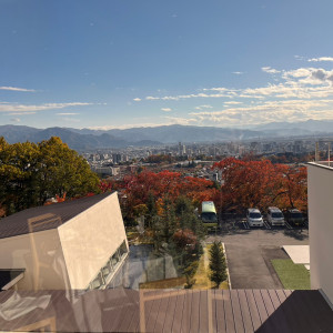 長野市と木々が一望できるロビーからの眺め|683844さんのAMANDAN SKY ～アマンダンスカイ～の写真(1974014)