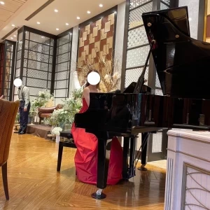 披露宴会場にはピアノがあり演奏も可能|683873さんのMANDARIN ALLURE（マンダリンアリュール）●BRASSグループの写真(1972735)