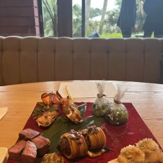 一枚にまとめられたプレート。