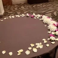 ウェディングケーキを置く袖机