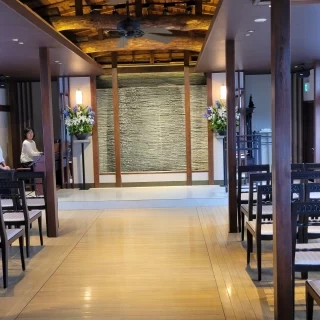 水の流れるチャペル