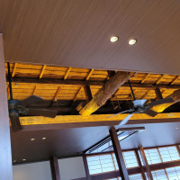 チャペルの天井に見える梁