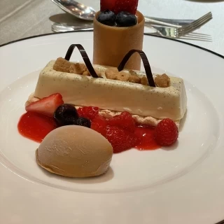 デザート
ケーキもジェラートも絶品でした！見た目も可愛い
