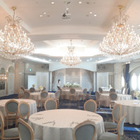 とても可愛い色合いの披露宴会場