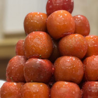 りんご飴タワーです