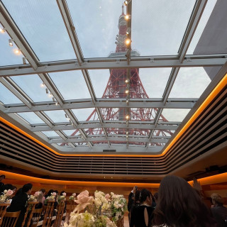 チャペルから東京タワーが見上げられます