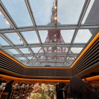 チャペルから東京タワーが見上げられます