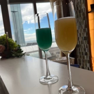 参列者皆さんでカクテルを作れるサービスがあります！