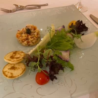 前菜
魚介　小さいパンケーキにディップ
