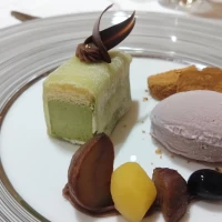 抹茶のクレープづつみ、さつまいものアイス、きなこも