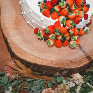 イチゴとベリーたっぷりのこだわりのウエディングケーキ！|684867さんのノビアノビオの写真(1980673)