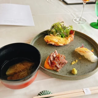 どの料理もお箸で食べられる