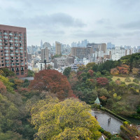 バンケット棟から庭園の眺め