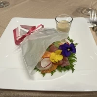 サラダです．ドレッシングがおいしかったです．
