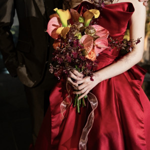 カラードレスとカラータキシードお互いに一目惚れでした。|685352さんのKUMAMOTO MONOLITH（熊本モノリス）の写真(2019061)