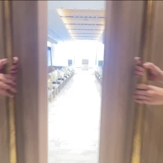 挙式会場前の扉