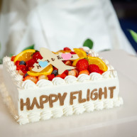 飛行機をモチーフにしたウェディングケーキ