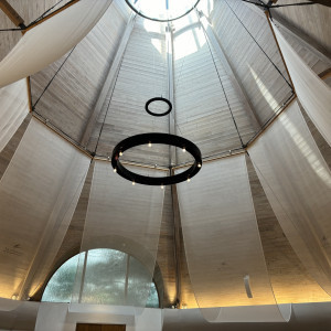 天井の高いチャペルです。|686051さんのラ・クラリエールの写真(1991681)