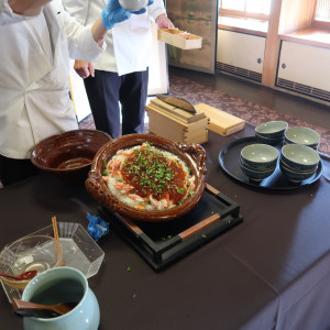 かにいくらご飯、料理長演出付き|686104さんのザ キクスイロウ ナラパーク（菊水楼）の写真(1991950)