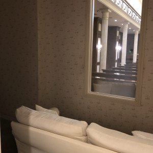 挙式会場が見える授乳室に使えるスペース(マジックミラー付き)|686241さんのアニヴェルセル 大宮の写真(1992695)