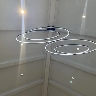 挙式会場の照明が素敵