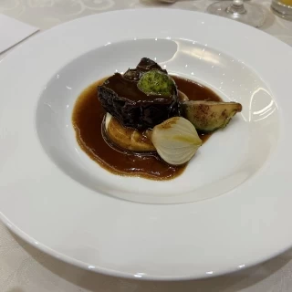 メインのお肉料理